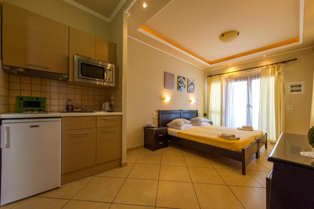 Utopia Parga Exterior photo